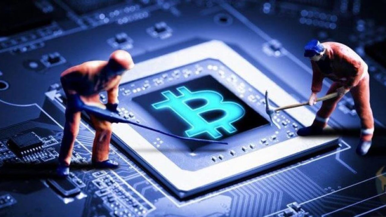 Top Bitcoin Mining Equipment for Sale in 2025